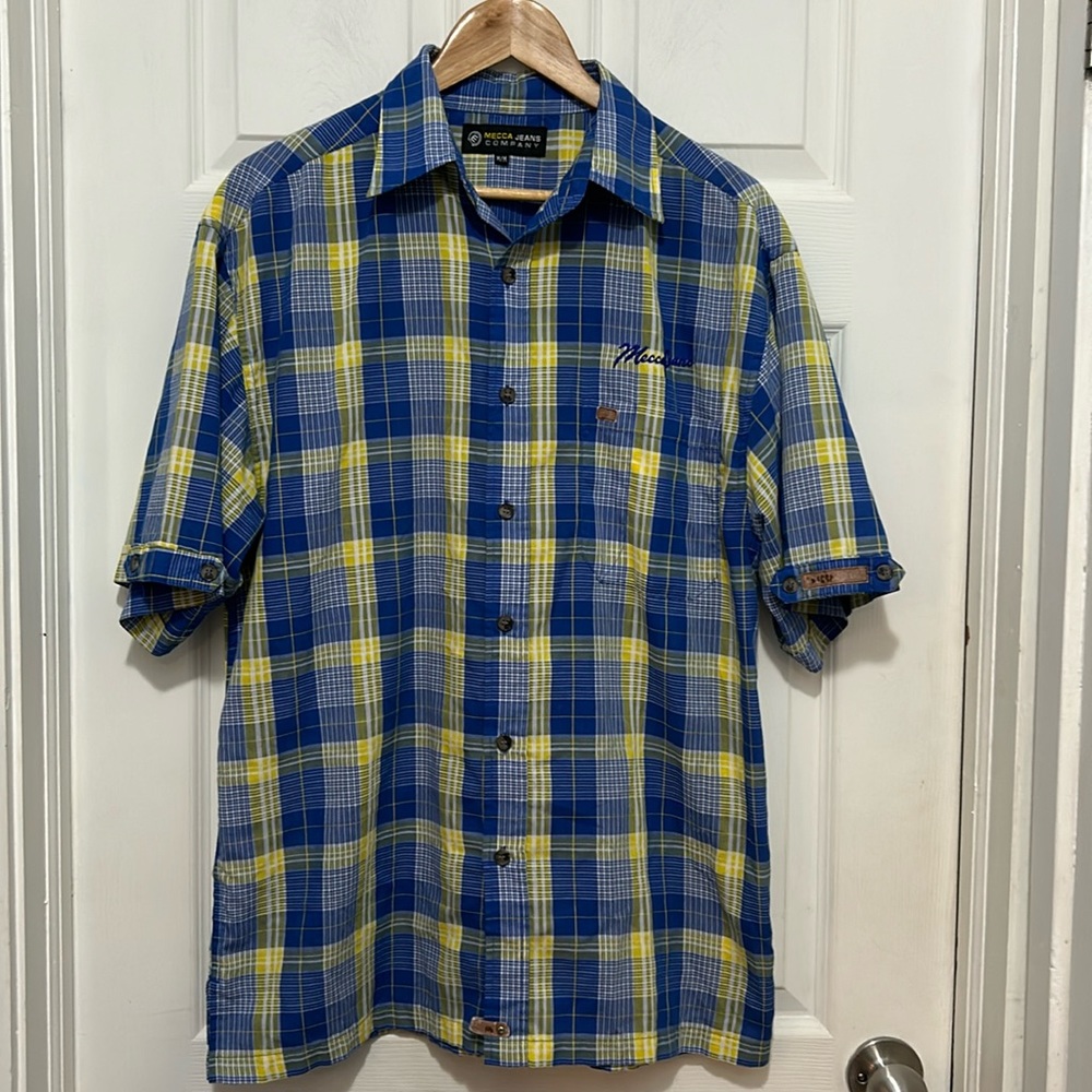 MECCA JEANS short sleeved button down. Size M.